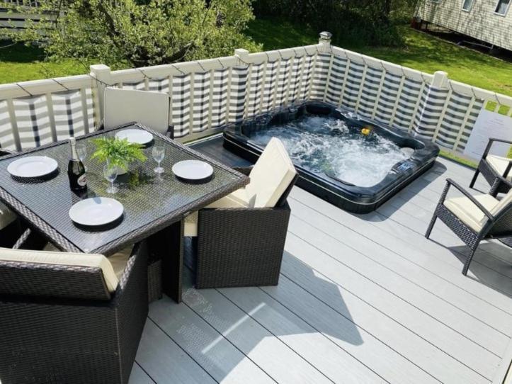 Prime Location & Luxurious Hot Tub Villa Tattershall Exterior foto